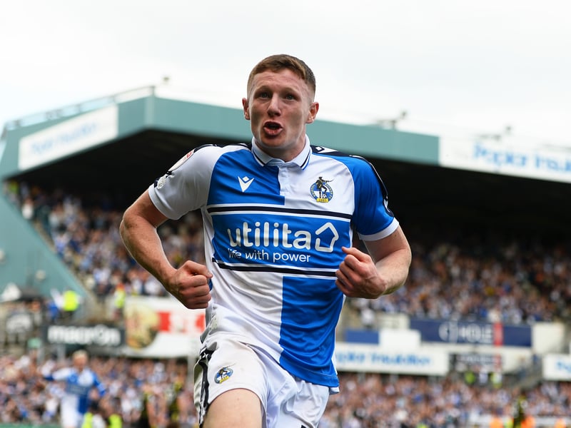 Huddersfield have joined Luton Town in the race to sign Newcastle United youngster Elliot Anderson. The 19-year-old scored seven goals and assisted another six while on loan with Bristol Rovers last season. (Football League World)