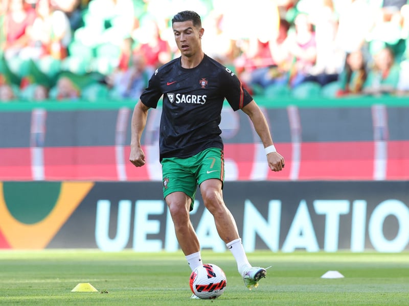 Cristiano Ronaldo is set to turn down a highly lucrative offer to leave Manchester United for Saudi Arabia. (ESPN)