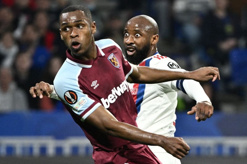 West Ham have rejected a £14.8m bid for France centre-back Issa Diop from London rivals Fulham (L’Equipe)