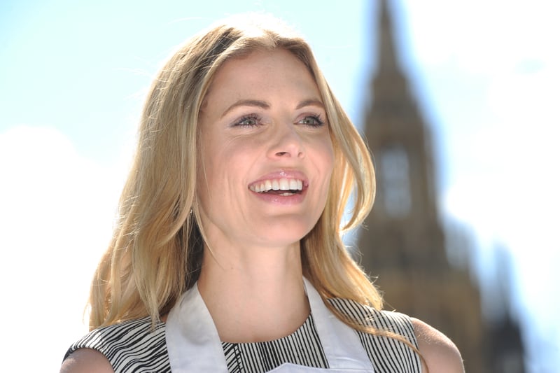 Donna Air is an actress, television presenter and media personality, who was popular in the late 90s, for presenting the music show, MTV Select, and then Channel 4’s morning show, The Big Breakfast.

Just like Ant & Dec, and Charlie Hunham, Air got her first big-break in the Newcastle based, teen-drama, Byker Grove.

After presenting for a few years, she went on to appear in many television dramas, including, The Split (2020), Hollyoaks (2010), and Hotel Babylon (2008).

Air also appeared in a few films throughout her career, including British comedy Still Crazy (1998), British independent film, Bad Day (2008) and a cameo in the American movie, The Mummy Returns (2001).

Donna Air was born in Wallsend, North Tyneside, and grew up in the Gosforth area of Newcastle upon Tyne. She attended St Oswald’s Catholic Primary School, and then Sacred Heart Convent School, before going on to study at Gosforth High School.

She also attended a local youth theatre group, First Act Theatre with fellow students Anthony McPartlin and Jill Halfpenny. 