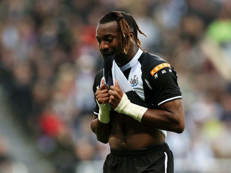 Chelsea and Tottenham are both reportedly considering moves for Newcastle United winger Allan Saint-Maximin. It is thought that it would cost in excess of £40m to lure him away from St. James' Park. (The Northern Echo)