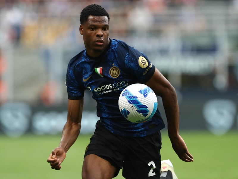 Manchester United are in ‘pole position’ to sign Inter Milan and Netherlands right-back Denzel Dumfries (Calciomercato)