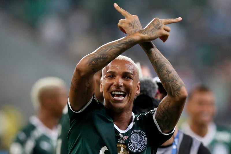 The 31-year-old Brazilian has played in Germany, Portugal and Spain but has been without a club since leaving Palmeiras last month.