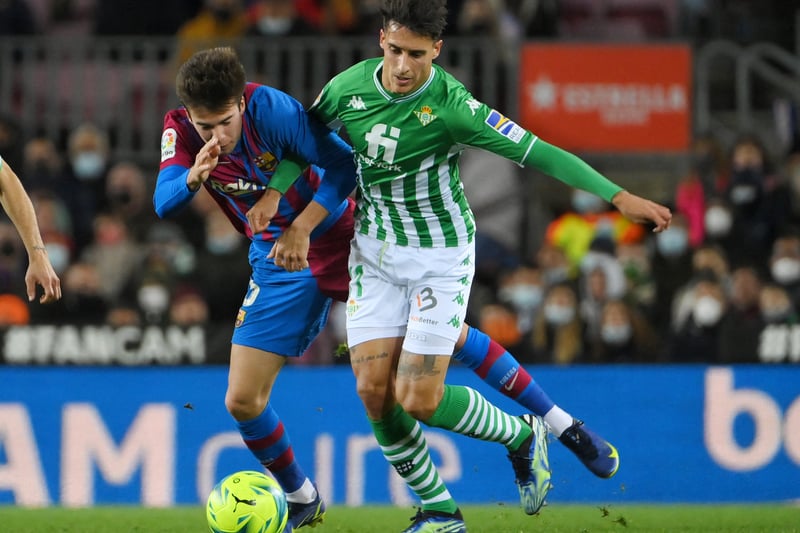 The former Barcelona winger left Real Betis last month and is still looking for a new club with the new season rapidly approaching.
