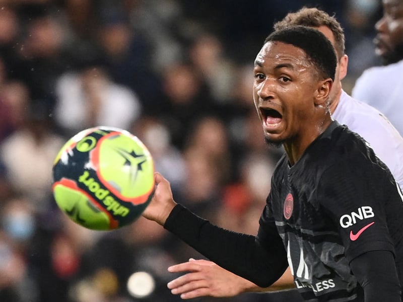 West Ham are considering a deal for PSG defender Abdou Diallo. The French giants are willing to sell the 26-year-old for around £16.8m. (Media Foot)
