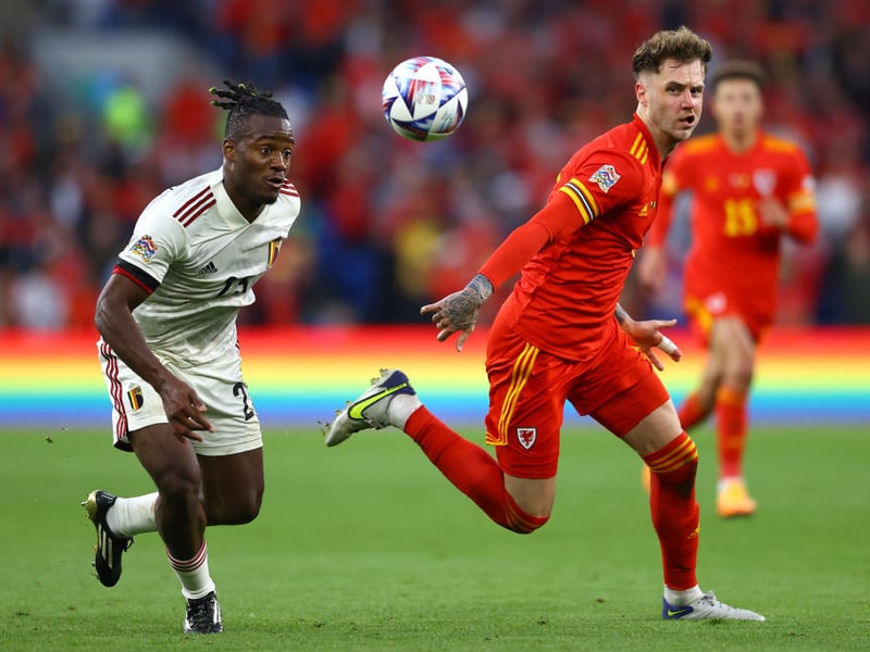 Tottenham defender Joe Rodon is in talks over a loan move to French side Rennes with an option to make the move permanent for around £18m. (Daily Mail)