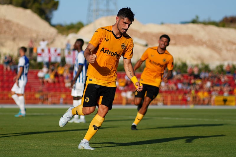 Manchester United have reportedly identified Wolves winger Pedro Neto as an alternative to Ajax’s Antony this summer. (Fichajes)