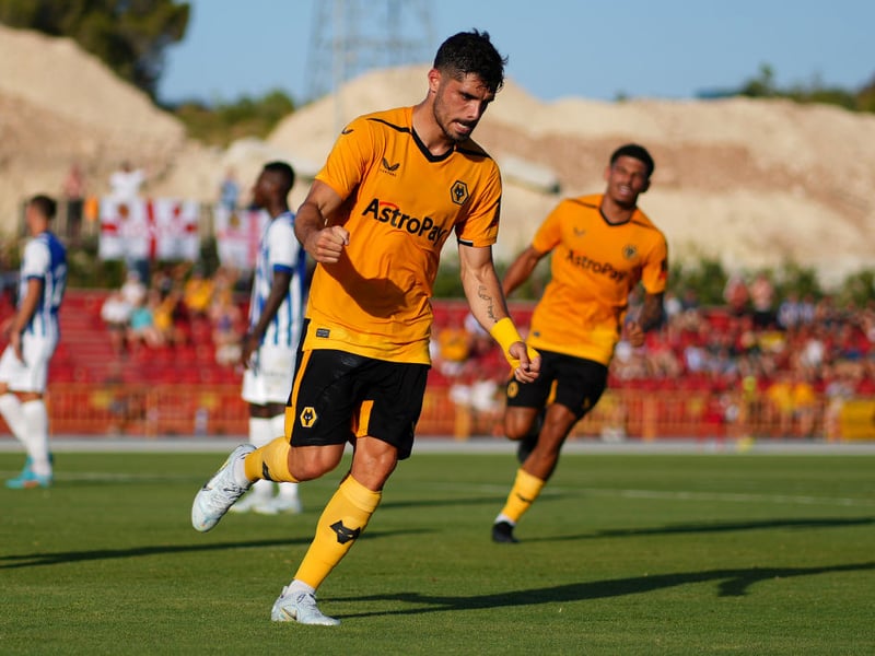Manchester United have reportedly identified Wolves winger Pedro Neto as an alternative to Ajax’s Antony this summer. (Fichajes)