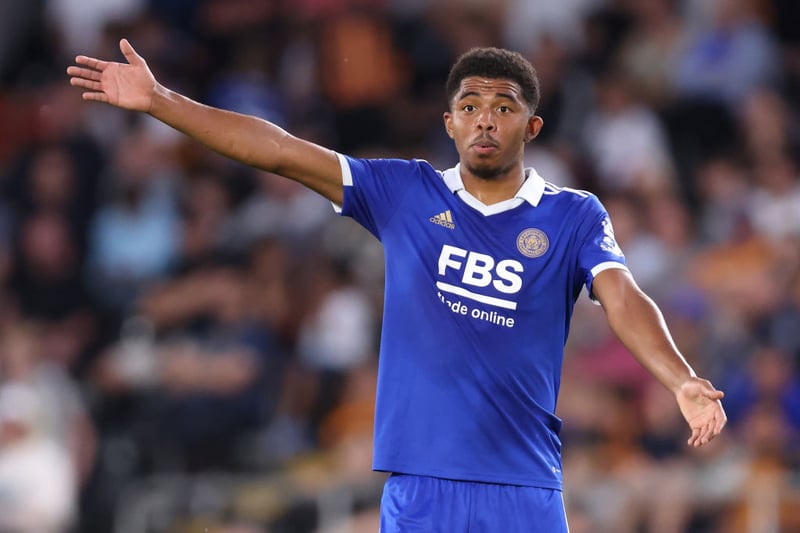 Chelsea have opened talks with Leicester City over defender Wesley Fofana, despite the Foxes’ £70m asking price. (Football.London)