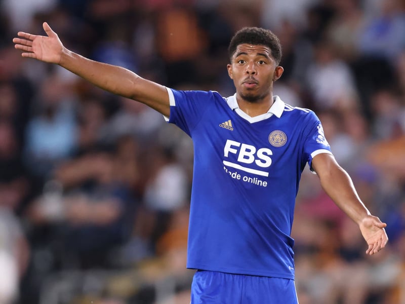 Chelsea have opened talks with Leicester City over defender Wesley Fofana, despite the Foxes’ £70m asking price. (Football.London)