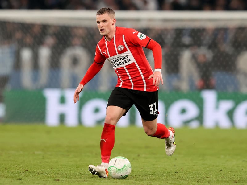 PSV Eindhoven will only consider bids ‘well above’ market value for Leeds United target Philipp Max. The Whites were understood to be considering a £6.7m bid for the left-back. (Eindhovens Dagblad)