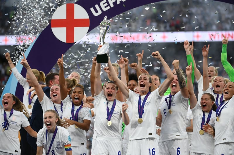 England lift the Women’s Euro 2022 trophy.