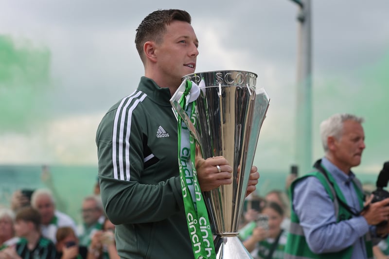McGregor parades the SPFL trophy in front of supporters outside the stadium