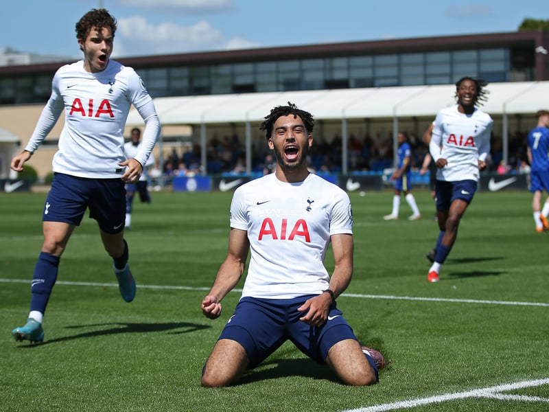 Tottenham Hotspur youngster Kion Etete is nearing a move to Cardiff City in a deal worth £500,000, with the Premier League club set to include a buy-back clause. The 29-year-old scored three goals and assisted another three whilst on loan at Cheltenham Town last season. (Daily Mail)