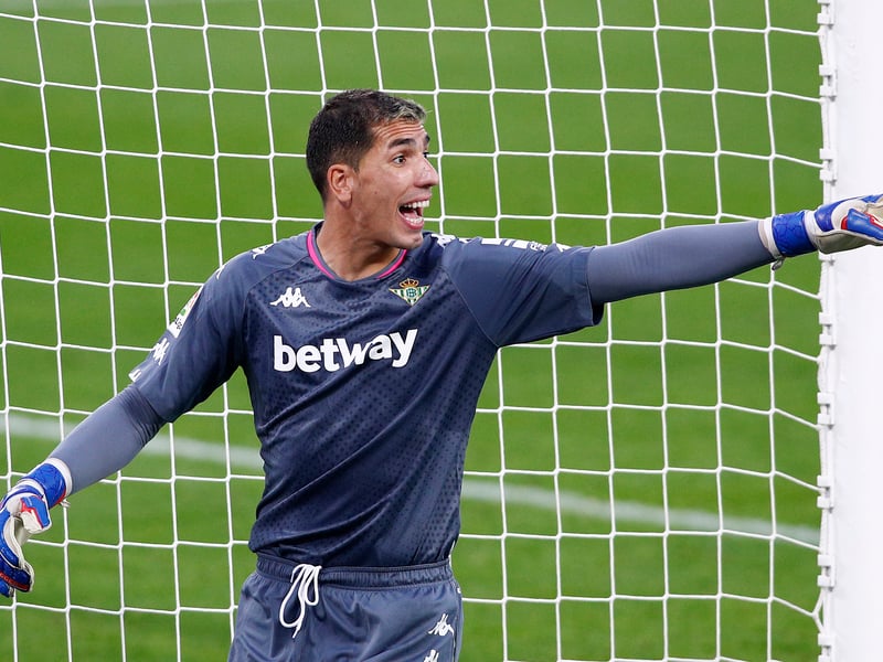 Sunderland are reportedly set to miss out on free agent goalkeeper Joel Robles, with the 32-year-old nearing a move to Leeds United. Norwich City had also been interested in signing the former Everton shotstopper. (Yorkshire Evening Post)