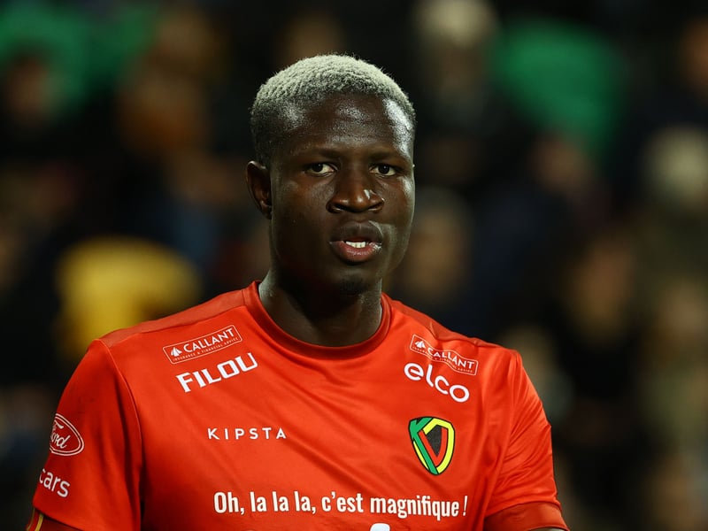KV Oostende striker Makhtar Gueye has revealed that he hasn't received any contact from Burnley regarding a move to Turf Moor, despite being heavily linked with the 24-year-old over the summer. Gueye scored 12 league goals last season. (La Derniere Heure)
