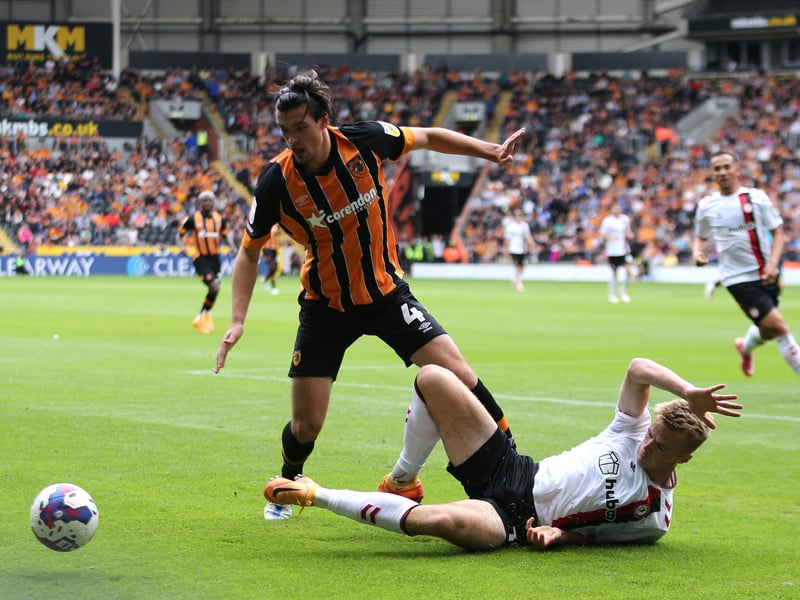 Hull City boss Shota Arveladze has said the club are happy to spend 'time and money' to ensure they fend off interest in Jacob Greaves. The 21-year-old is a target for Middlesbrough this summer. (Hull Live)