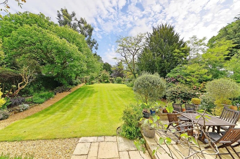 The lawn of the house (credit: zoopla)