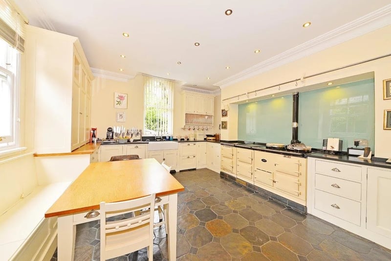 The large and spacious kitchen (credit: zoopla)