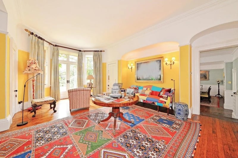 Another reception room (credit: zoopla)