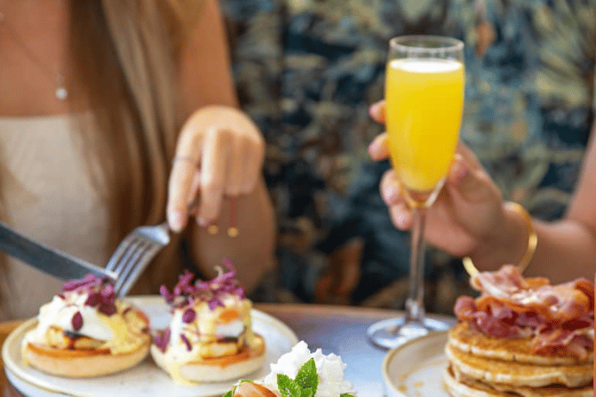 Bottomless brunch is £30 a head and includes food options such as pancakes and an English breakfast. Bottomless drinks available are prosecco, mimosas, Aperol spritz, bloody marys and Amstel. It’s £10 extra each to upgrade to pornstar martinis. (Image: Slug & Lettuce)