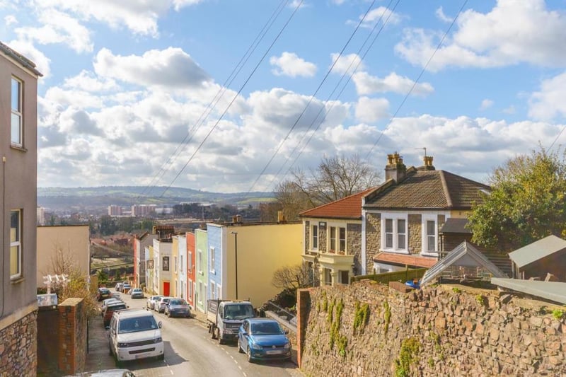Properties in Clifton Wood had an overall average price of £618,345 over the last year.
The majority of sales in Clifton Wood during the last year were flats, selling for an average price of £378,318. Terraced properties sold for an average of £957,427, with detached properties fetching £967,500.
Overall, sold prices in Clifton Wood over the last year were 29% up on the previous year and 29% up on the 2019 peak of £478,118.
