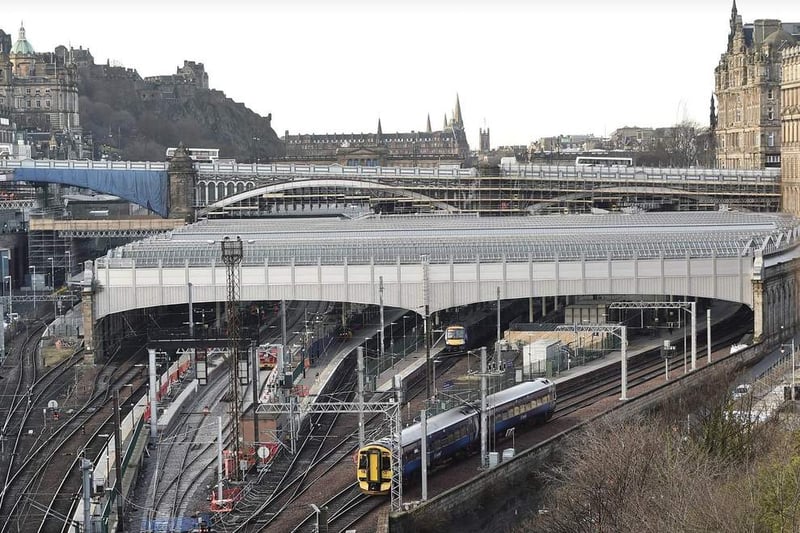 Edinburgh then and now: See the changes to seven Edinburgh transport ...