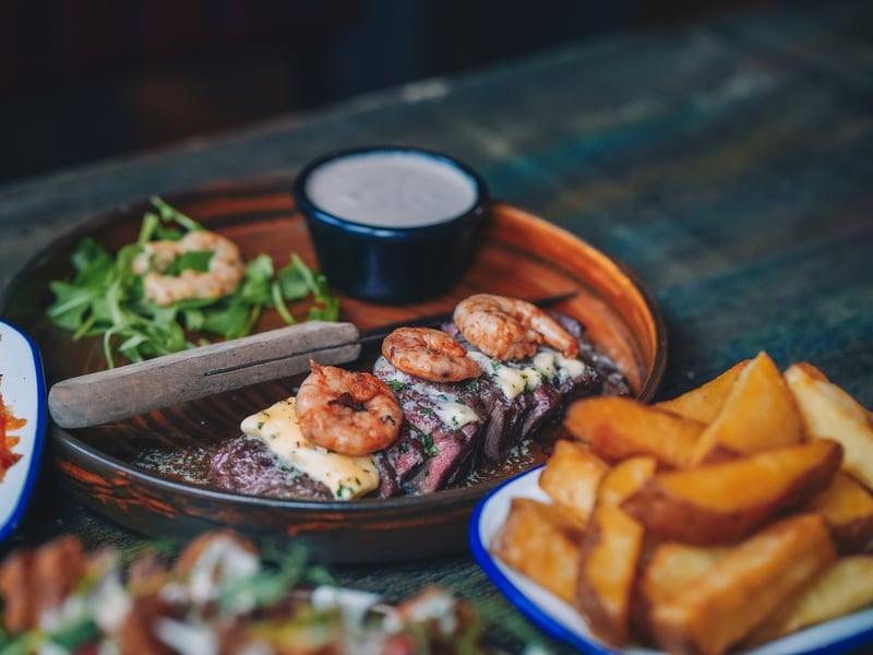 Another great location for a steak near to Kelvingrove is Finsbay Flatiron on Woodlands Road. You’ll get their signature flatiron for £12!