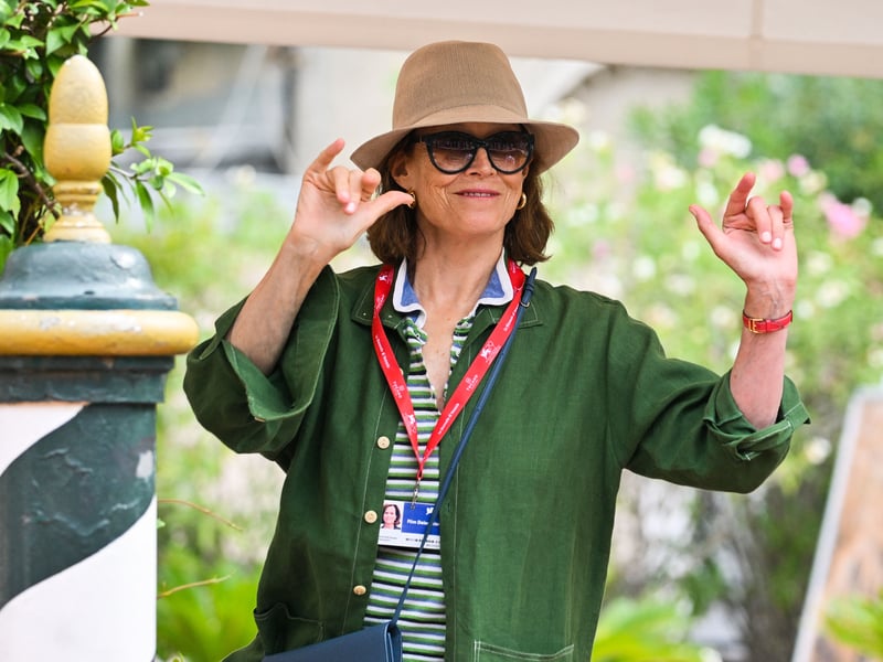 At this point, we feel like we need to have a sit down chat with the Academy Awards. Are you serious telling us Sigourney Weaver never had an Oscar win for her role in Alien or Aliens? She has received three nominations (one for Aliens) but her name hasn't been seen at the ceremony since the late 1980s. Shook.