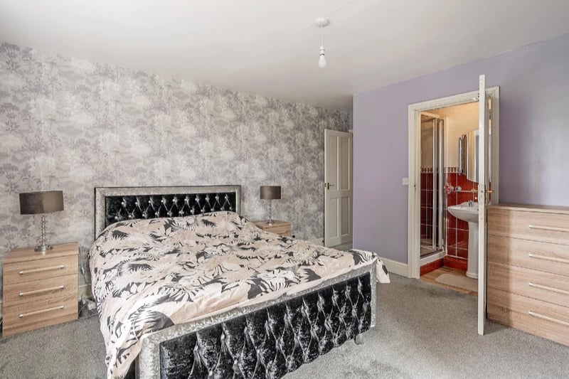 This house is situated within walking distance to Moseley School and 6th Form. (Credit: Zoopla)
