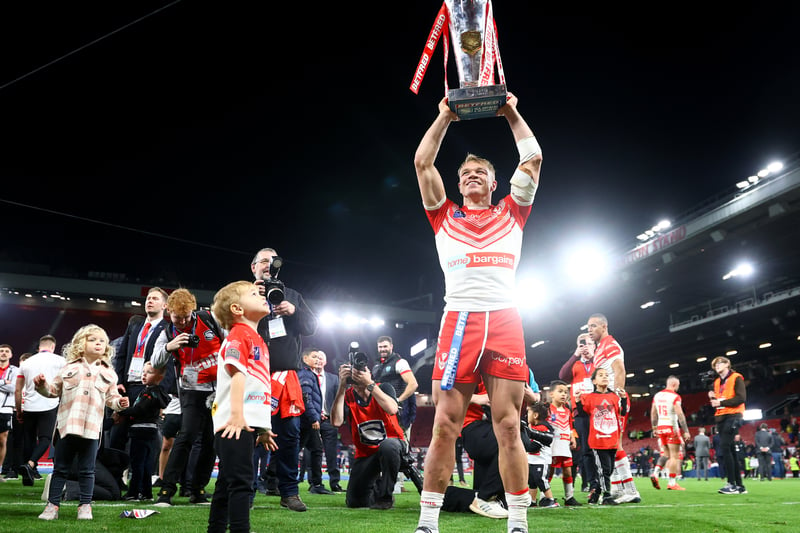 Jonny Lomax of St Helens lifts the Betfred Super League Grand Final Trophy. (Photo by Michael Steele/Getty Images)