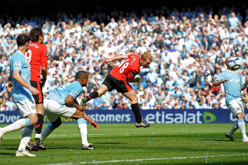In the reverse fixture that season, Paul Scholes scored a 90th-minute winner for United,