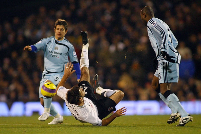 A dramatic 90th minute penalty from Joey Barton saw The Magpies snatch three points at Craven Cottage under the management of Sam Allardyce. Shefki Kuqi was a late substitute for Fulham in the match, he would join Newcastle on a free transfer three years later. 