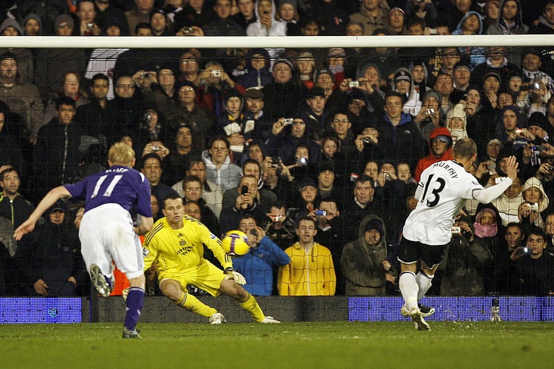 Andrew Johnson put Fulham 1-0 up at half-time before Shola Ameobi drew Joe Kinnear’s United side level. A Danny Murphy penalty midway through the second half saw Fulham claim a 2-1 win after a Fabricio Coloccini foul. 