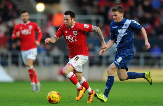 Towards the end of the January window, Bristol City manage to get Lee Tomlin on loan from AFC Bournemouth. He had only joined the Cherries in the summer but struggled for game time and was given a chance to strut his stuff elsewhere. 