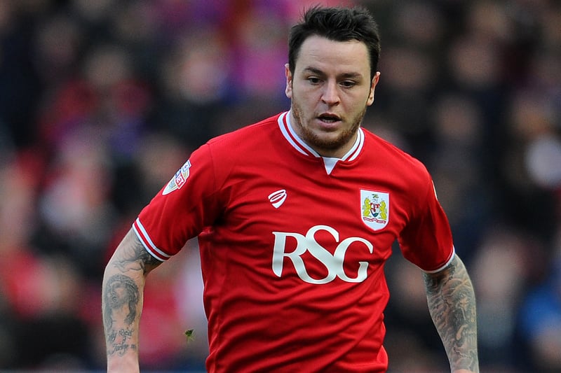 Lee Tomlin opens his account for Bristol City in just his second game. A penalty is awarded as he gets fouled by a Charlton Athletic player. Tomlin manages to force it home despite the goalkeeper staying central.