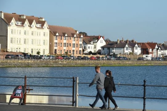 The pathway around West Kirby Marine Lake is great for a casual walk, taking under an hour to complete. The walk has stunning views of the Welsh Hills and is close to a range of independent cafes.