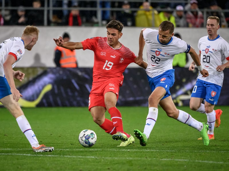 Not all of Howe’s signings were big-name additions as he paid out £5m for Swiss prospect Ardon Jashari, who went on to usurp Joelinton from his place in the Magpies midfield!