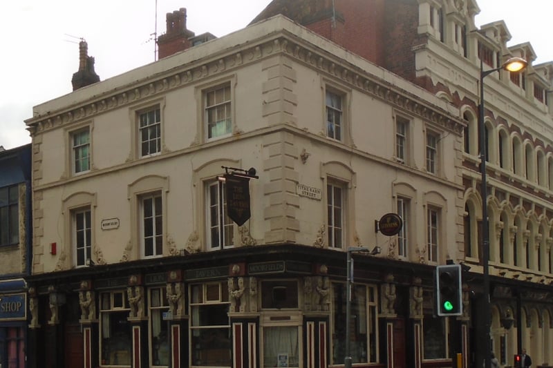 The Lion Tavern is a historic pub serving a range of cask ales and local spirits. It was named CAMRA’s Pub of Excellence in 2022 and opended in 1840. 