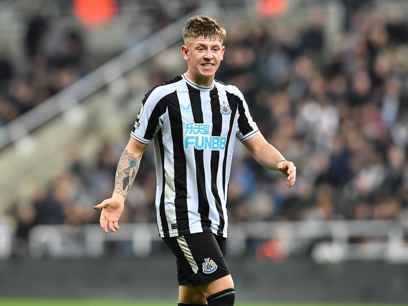 On for Shelvey 77: Had a couple of neat touches as he tried to link things up in the attacking third.