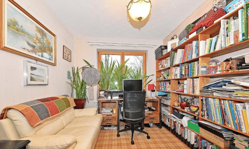 This room is a cosy study perfect for working from home or for the children to do their homework. (Credit - Zoopla)