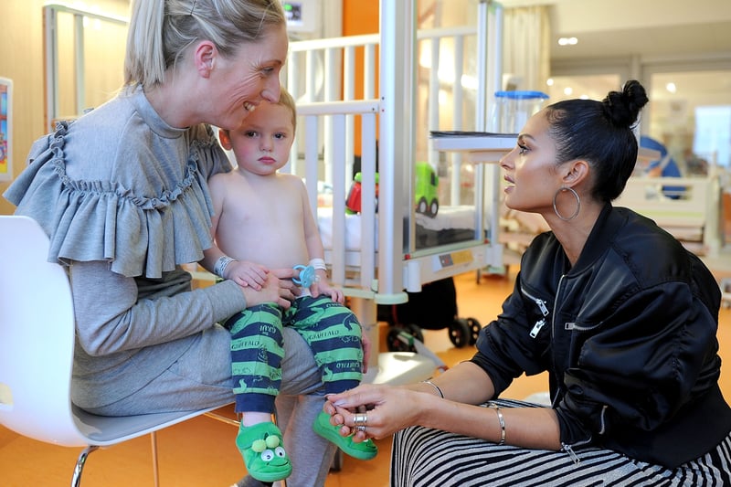 Alesha Dixon visited patients at Alder Hey Children’s Hospital in November, 2016. Image: Shirlaine Forrest/Getty Images for Matalan.