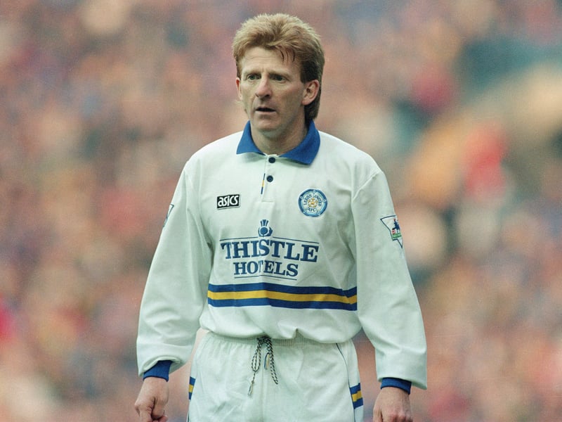 Gordon Strachan modelling the 1993/1994 home kit, designed by asics for the first time and featuring the logo of new sponsors Thistle Hotels, who would stay partnered with United for the next three seasons.