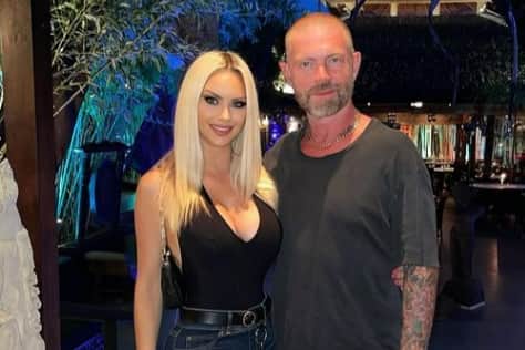 The glamour model has gone from a brunette to a platinum blonde. (Pic: Instagram/@jessicajanerabbit)