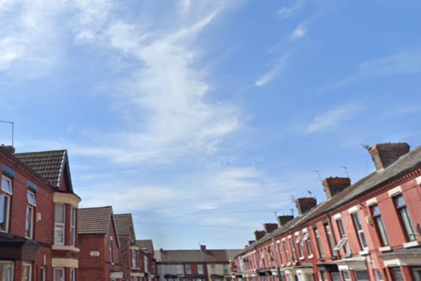 Out of 3,113 households in Childwall West & Wavertree Green, 59.3% were not deprived. 