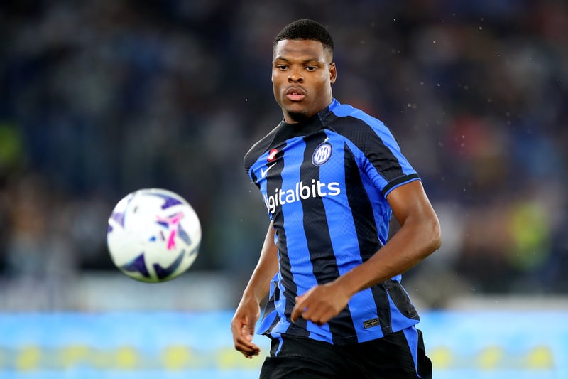 Arsenal are one of a number of clubs that have been linked with Inter Milan defender Denzel Dumfries in recent weeks. Reports have claimed that the Gunners are willing to spend over £30m to lure the Dutchman to the Emirates Stadium.