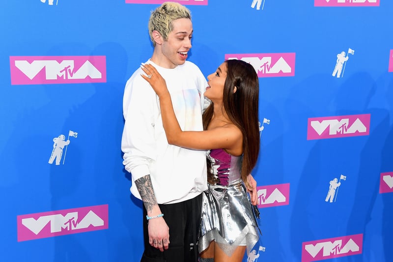 Pete’s most serious relationship to date was  with singer Ariana Grande, age 29. They announced they were dating in May 2018, shortly after Davidson had broken things off with Cazzie David.  They got engaged just a few weeks later, and Grande immortalised their relationship with track ‘Pete Davidson’ in which she referred to him as her ‘soulmate’. In October of the same year, however, it was revealed they had split.