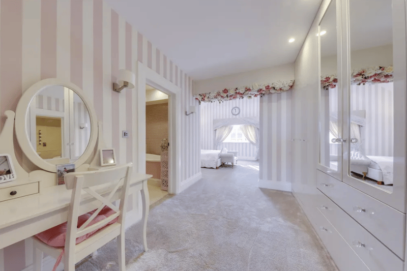 A light and airy dressing area inside the Woodhouses property.