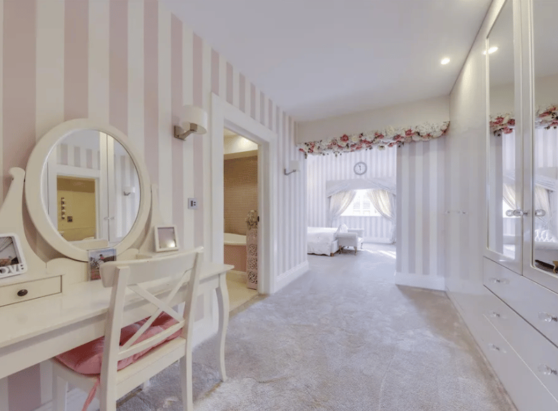 A light and airy dressing area inside the Woodhouses property.