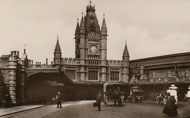 Here’s just one of several photographs showing old and current railway stations across Bristol. Here’s a picture of Temple Meads from the 1930s.